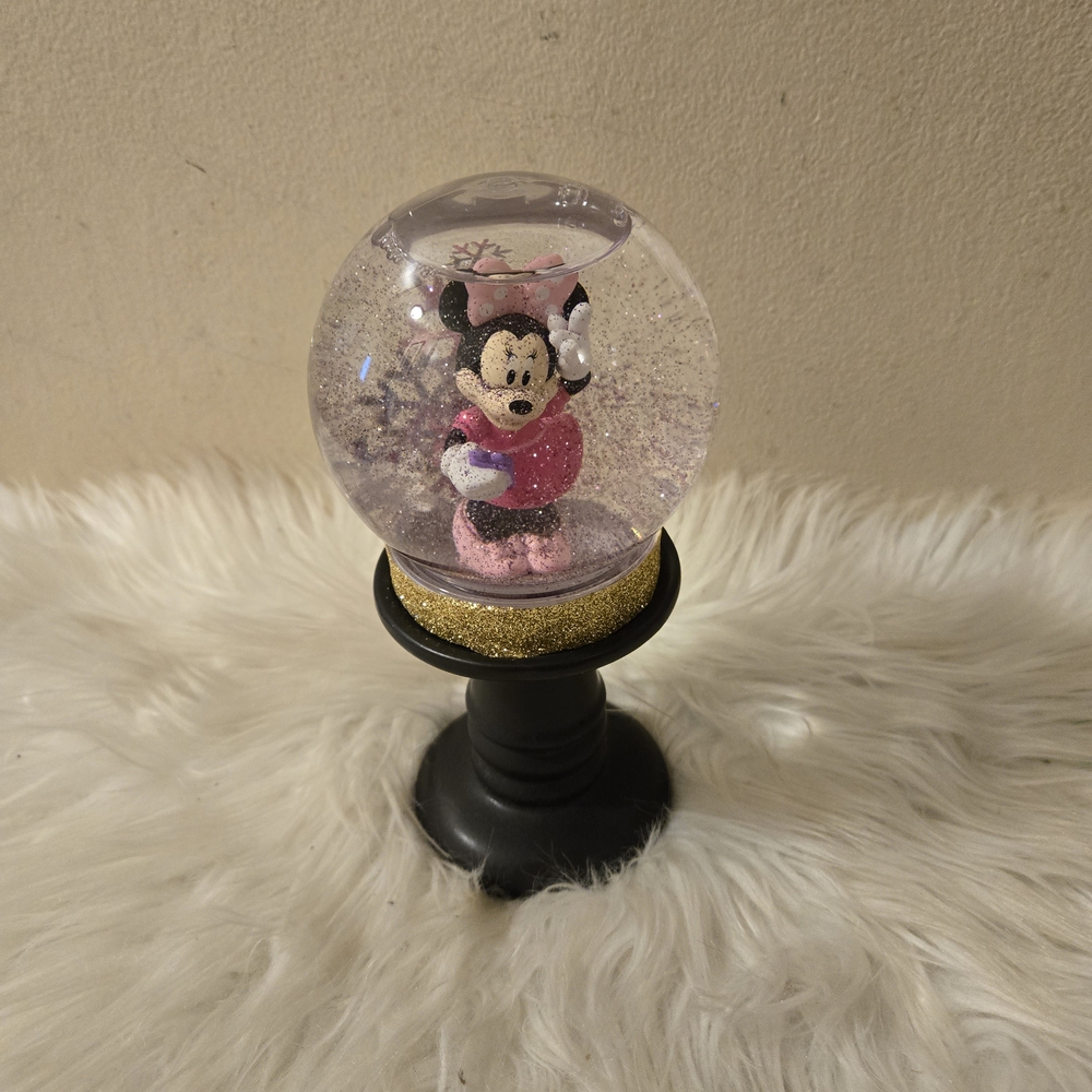 Minnie Mouse Snow Globe with Black Base